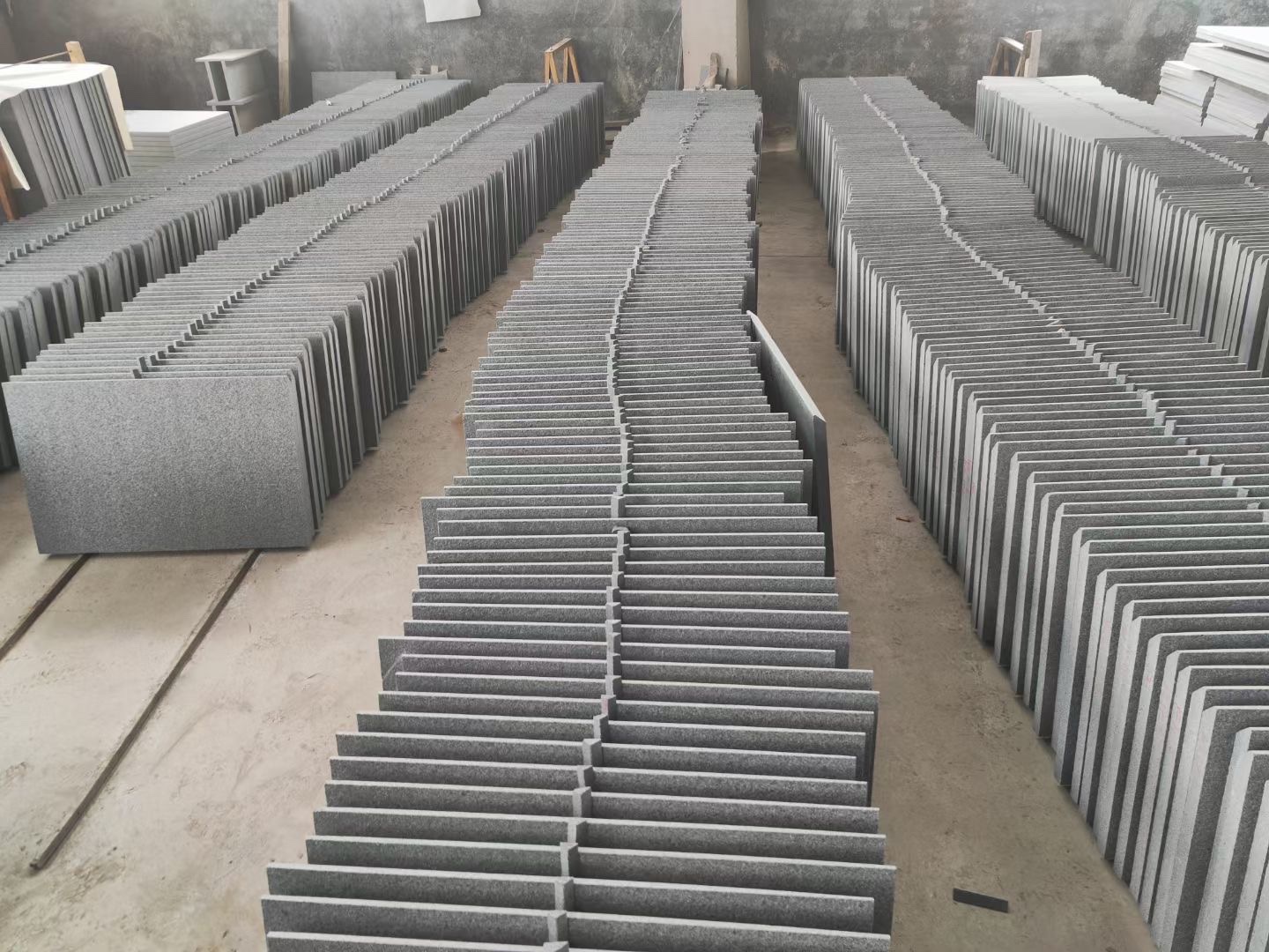 芝麻黑自然面背景墻廠家報價單(圖2)